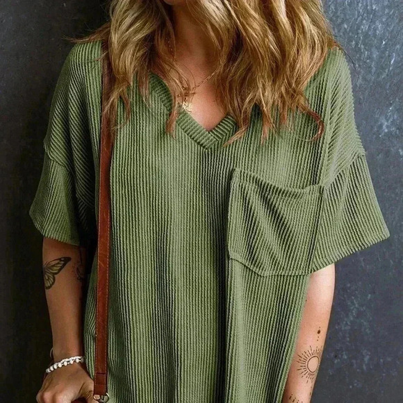 Green Casual Women's Twisted Threaded Short-Sleeved T-Shirt - Picture 3 of 5